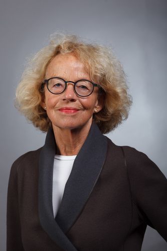 Portrait Schulleiterin  Almut Hennings 